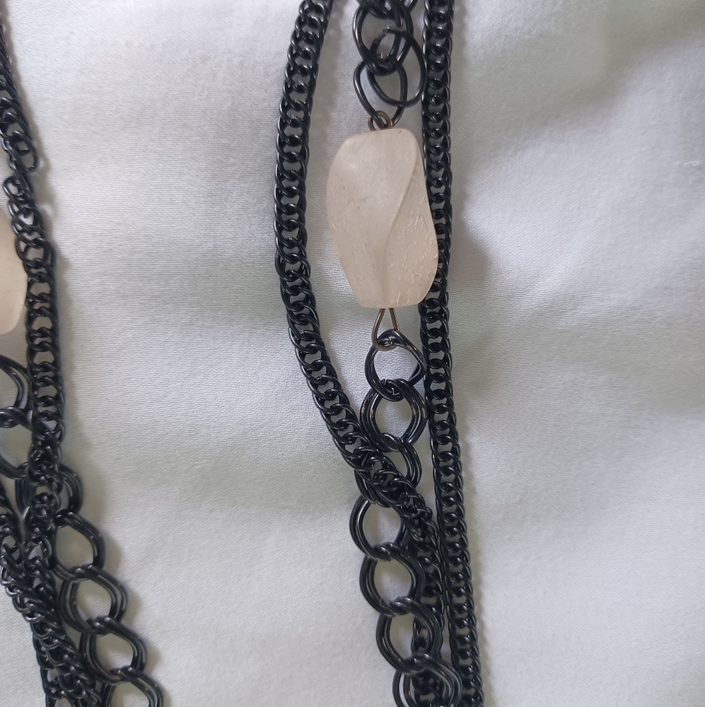 Black chain with pearly stones - Picture 2 of 3